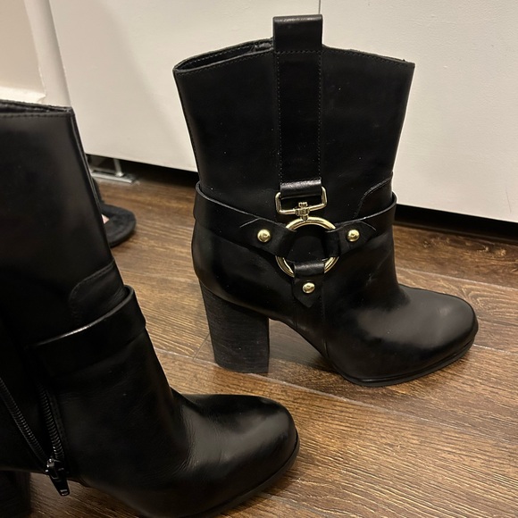 Guess booties heels new - Picture 3 of 5